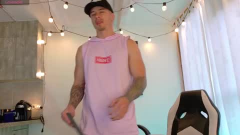 Snapshot of ryann_blue_ chatting on 10-23-25, 07:34 Ryan Blue ig ryannblue online show from 10-23-25, 07:34