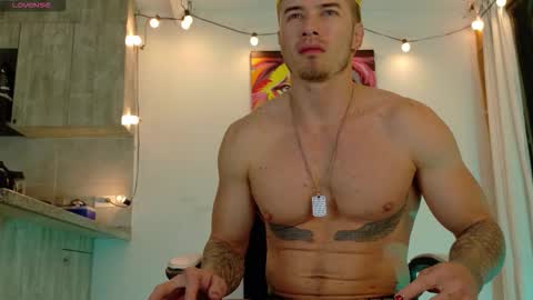 Snapshot of ryann_blue_ chatting on 10-28-25, 11:29 Ryan Blue ig ryannblue online show from 10-28-25, 11:29