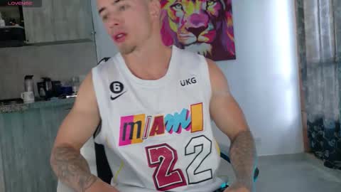 Snapshot of ryann_blue_ chatting on 12-14-25, 06:56 Ryan Blue ig ryannblue online show from 12-14-25, 06:56