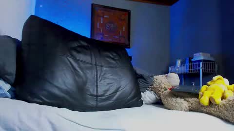 Snapshot of ryannhill_ chatting on 02-11-26, 07:02 Ryannhill online show from 02-11-26, 07:02