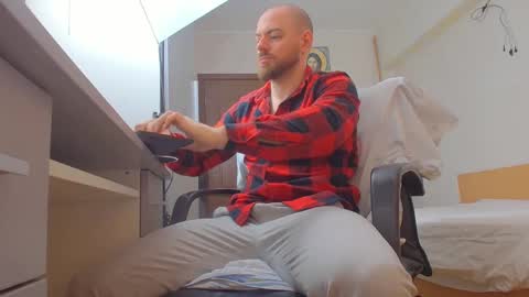 Ryanstone  online show from 04-03-26, 05:27