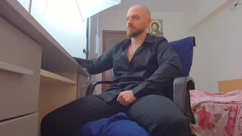 Snapshot of ryanstone_ chatting on 05-06-26, 03:35 Ryanstone online show from 05-06-26, 03:35