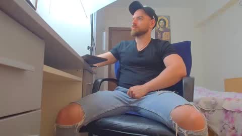 Snapshot of ryanstone_ chatting on 05-14-26, 06:31 Ryanstone online show from 05-14-26, 06:31