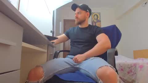 Snapshot of ryanstone_ chatting on 05-15-26, 04:19 Ryanstone online show from 05-15-26, 04:19