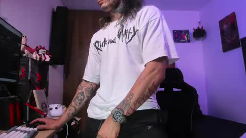 leopmonk help me reach 100 thumbs up online show from 12-18-25, 01:00