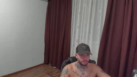 Snapshot of s1nmaster chatting on 12-21-25, 01:57 s1nmaster online show from 12-21-25, 01:57