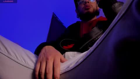 Snapshot of s_sven chatting on 02-10-26, 02:48 Steven Independent online show from 02-10-26, 02:48