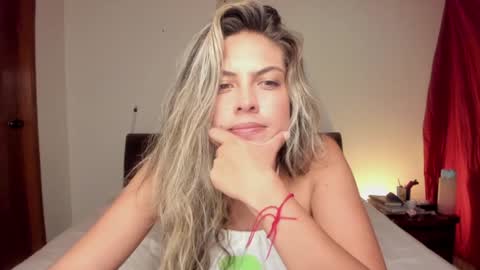 Snapshot of s_u_n_r_i_s_e_e chatting on 12-10-24, 02:38 Leslie Beltrn online show from 12-10-24, 02:38