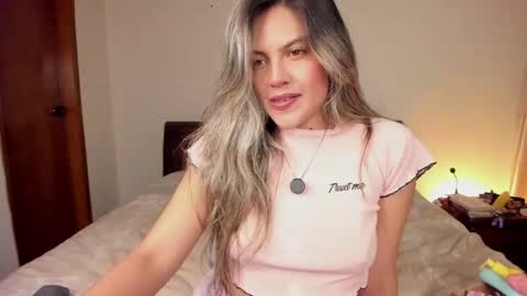 Leslie Beltrn online show from 04-22-26, 04:04
