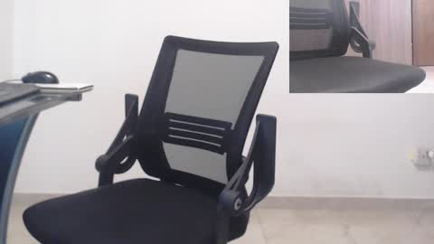Snapshot of saat_hiel chatting on 02-14-25, 06:51 Saat online show from 02-14-25, 06:51