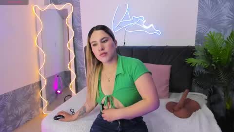 saaya_tay online show from 04-15-26, 08:31