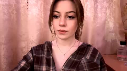 Snapshot of sabinakeeser chatting on 12-17-25, 05:41 Mika online show from 12-17-25, 05:41