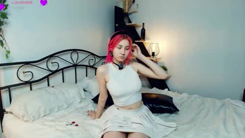 Snapshot of sabr1naa chatting on 12-16-25, 07:13 Sabrina online show from 12-16-25, 07:13