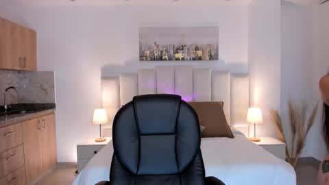 Sabrina online show from 10-24-25, 08:16