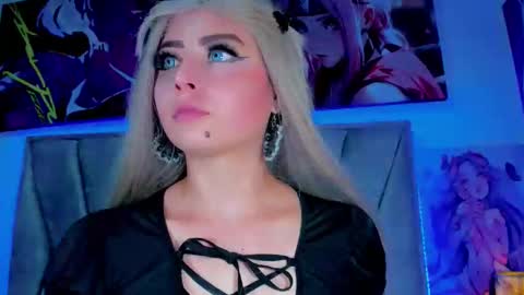 Snapshot of sabrinaexpositoxx chatting on 12-22-24, 01:00 SABRI online show from 12-22-24, 01:00