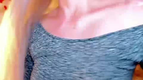 Snapshot of sabrinaexpositoxx chatting on 03-01-25, 02:37 SABRI online show from 03-01-25, 02:37