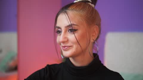  Sabrina  online show from 11-14-25, 08:07