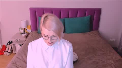 Snapshot of sabrinamacmarren chatting on 11-04-25, 03:33 Sabrina MacMarren online show from 11-04-25, 03:33