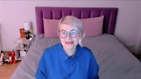 Snapshot of sabrinamacmarren chatting on 12-02-25, 03:18 Sabrina MacMarren online show from 12-02-25, 03:18