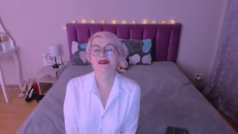 Sabrina MacMarren online show from 02-14-26, 05:53