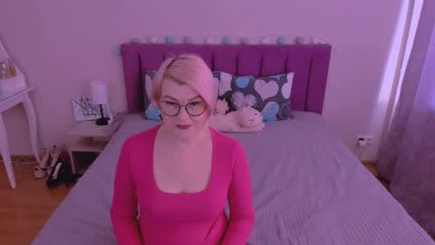 Sabrina MacMarren online show from 02-15-26, 09:19