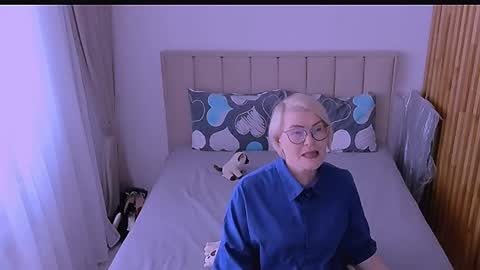 Sabrina MacMarren online show from 04-20-26, 01:03