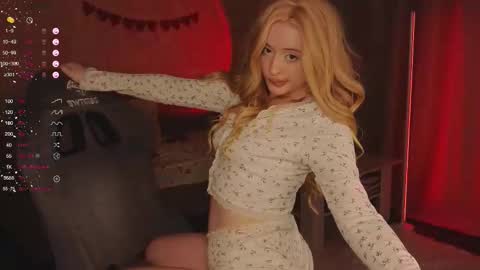 Hello im Sabrina  online show from 12-22-25, 05:21