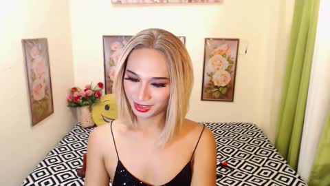 Snapshot of sabrinauniversalcockts chatting on 12-02-24, 10:23 sabrina online show from 12-02-24, 10:23