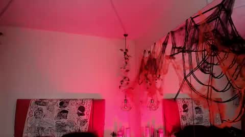 Snapshot of sabrinav_ chatting on 10-22-25, 11:32 Sabrina online show from 10-22-25, 11:32