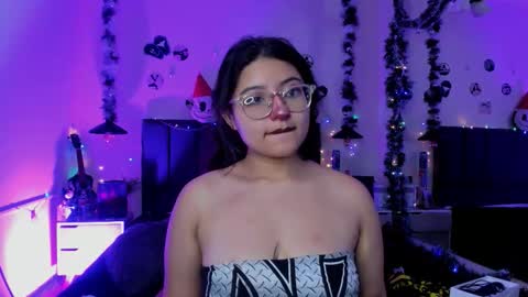 Snapshot of sabrinav_ chatting on 12-05-25, 11:19 Sabrina online show from 12-05-25, 11:19