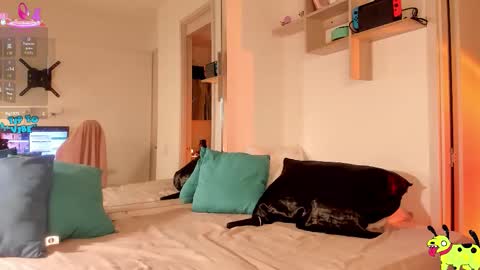 Sabrina  online show from 11-25-25, 01:05