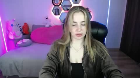 Snapshot of sabrinviolet chatting on 05-09-26, 08:08 Sabrina Violet online show from 05-09-26, 08:08