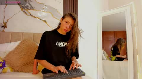 scarlet fox75 online show from 05-26-26, 06:48