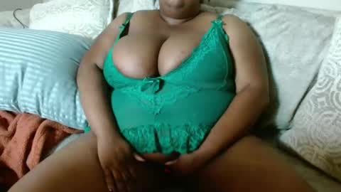 sade_dreams online show from 10-23-25, 03:39