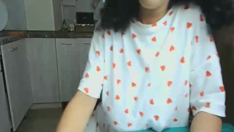 Snapshot of safari_xx chatting on 11-01-25, 10:06 Queen online show from 11-01-25, 10:06