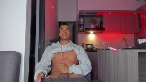 Snapshot of sag_1998 chatting on 12-26-24, 01:40 Sag online show from 12-26-24, 01:40