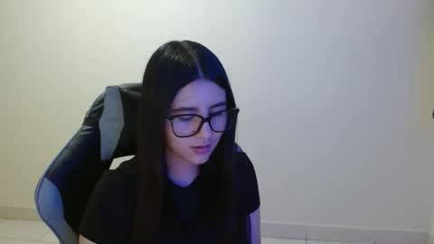 Sahaliefox  online show from 11-20-25, 09:58