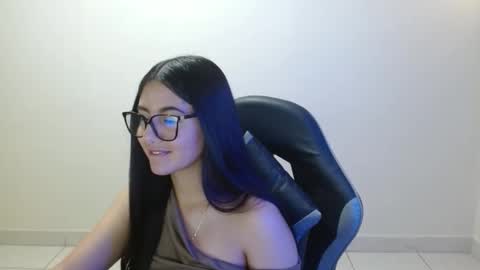 Sahaliefox  online show from 04-18-26, 02:10