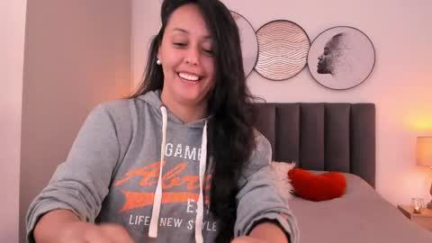 Snapshot of saharagarcia chatting on 05-14-26, 09:32 Sahara Garcia online show from 05-14-26, 09:32