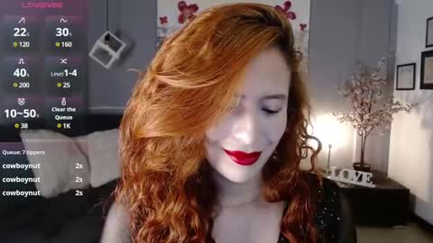 Snapshot of sahra_tayl0r_ chatting on 01-08-25, 02:14 SARA online show from 01-08-25, 02:14
