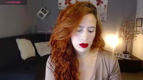 Snapshot of sahra_tayl0r_ chatting on 01-09-25, 02:29 SARA online show from 01-09-25, 02:29