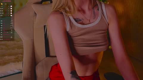 Snapshot of saillise chatting on 12-20-24, 11:58 Sofia online show from 12-20-24, 11:58