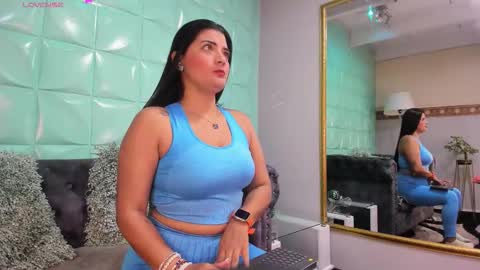 Snapshot of sailontyns chatting on 11-30-25, 01:59 Sailon online show from 11-30-25, 01:59