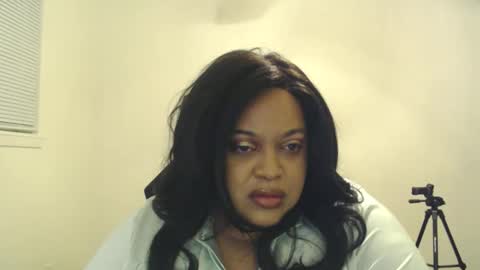 Queen Serenity online show from 05-16-26, 06:43