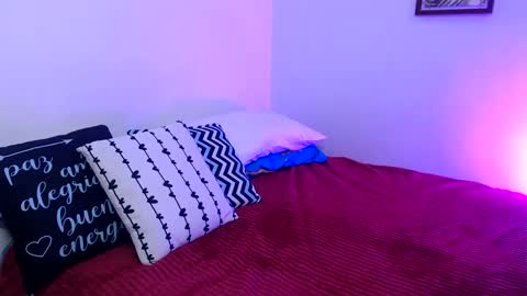 Sarah online show from 12-12-24, 03:43