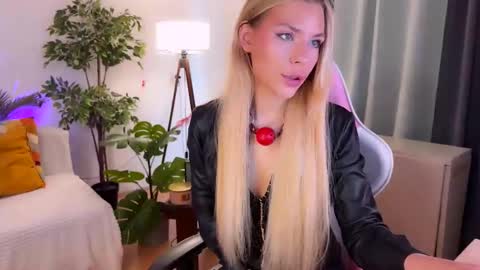 Kate online show from 05-17-26, 02:46