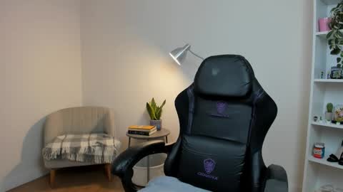 Snapshot of sakura_harper chatting on 10-28-25, 05:55 Sakura Harper online show from 10-28-25, 05:55