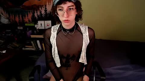 Snapshot of salemqueer_ chatting on 01-22-25, 08:28 Sam online show from 01-22-25, 08:28