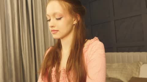 Snapshot of sallypinkman chatting on 06-01-26, 04:20 Sally Pinkman online show from 06-01-26, 04:20