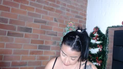 Snapshot of salome__hills chatting on 12-19-24, 02:56 online show from 12-19-24, 02:56